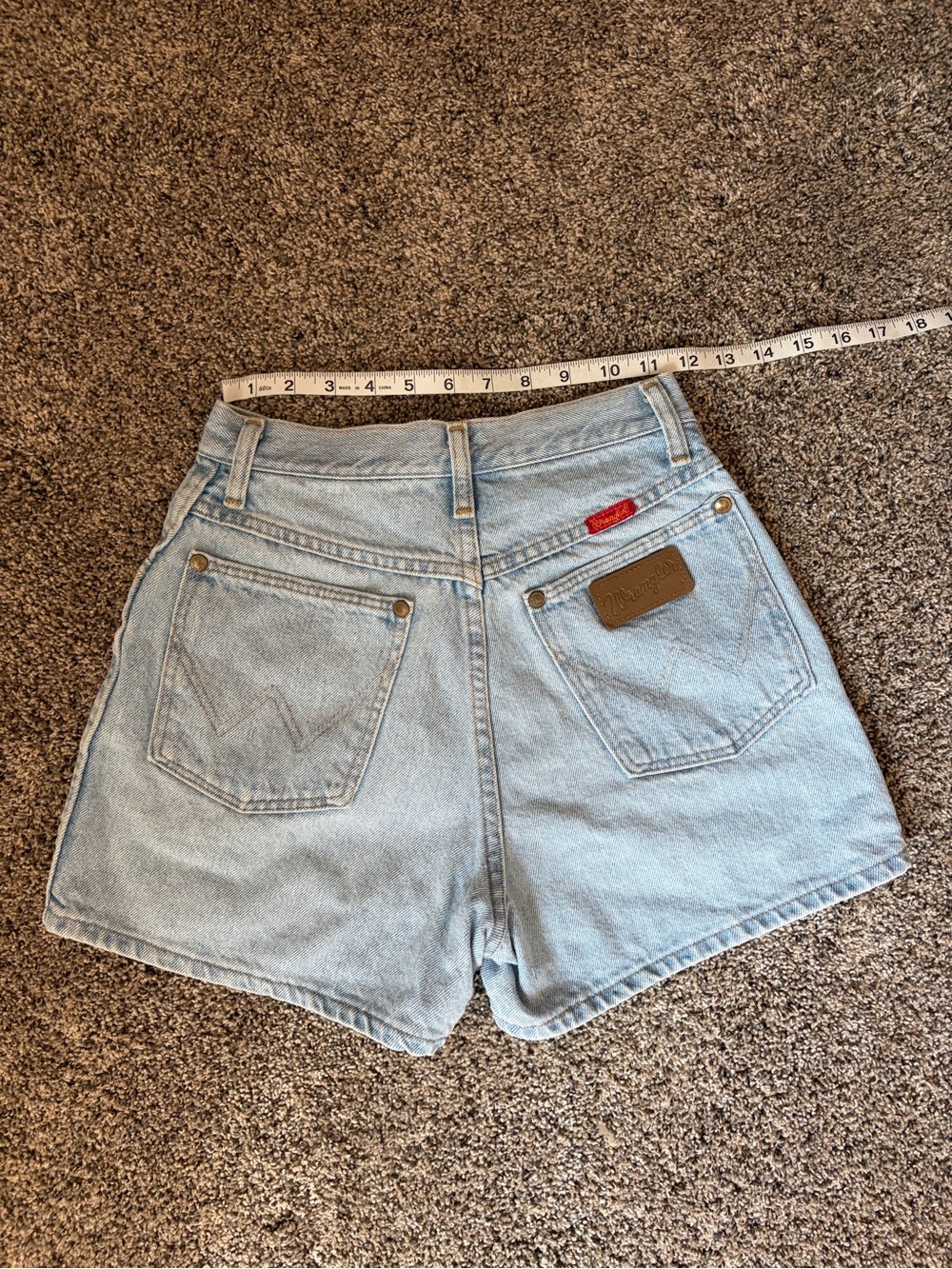 Vintage WRANGLER Light Blue Denim High-Rise Women's Shorts - Picture 2 of 3